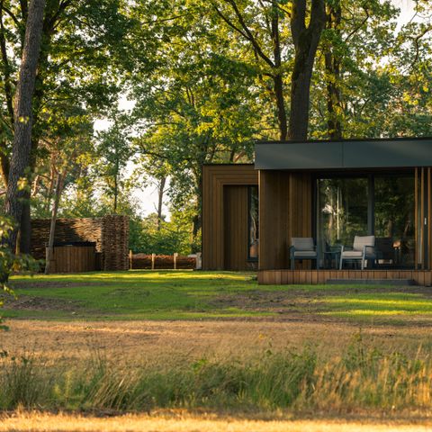 Lodge 2 personnes - Pavillon d'eau avec bain à remous et sauna