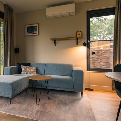 Lodge 2 personnes - Pavillon d'eau avec bain à remous et sauna
