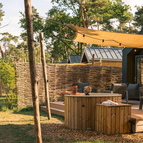 Lodge 6 personnes - Pavillon forestier avec bain à remous et sauna
