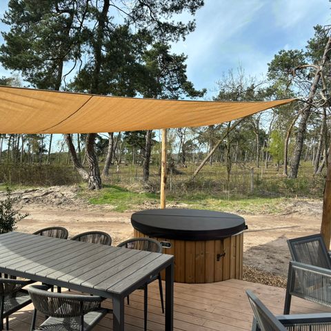 LODGE 4 personnes - Pavillon forestier avec bain à remous et sauna
