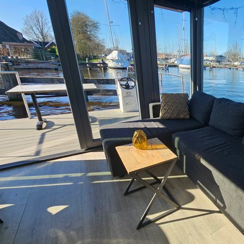 HÉBERGEMENT INSOLITE 4 personnes - Bateau-logement Heeg