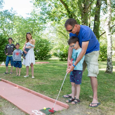 Tours Opérateurs et particuliers sur camping Domaine de Dugny - Funpass offert - Camping Loir-et-Cher - Image N°3