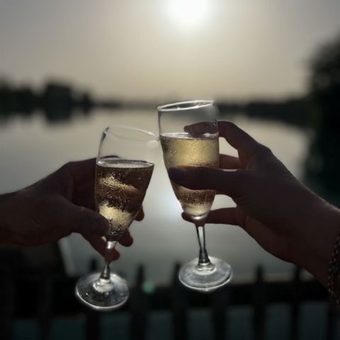 HÉBERGEMENT INSOLITE 2 personnes - Cabane du LAC flottante