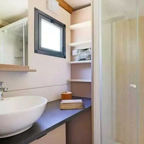 Mobilhome 5 personnes - Cottage Séouvo 3 Pièces 5 Personnes Climatisé + TV + Jacuzzi