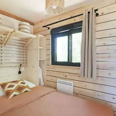 BUNGALOW 5 personnes - Cottage Séouvo 3 Pièces 5 Personnes Climatisé + TV + Jacuzzi