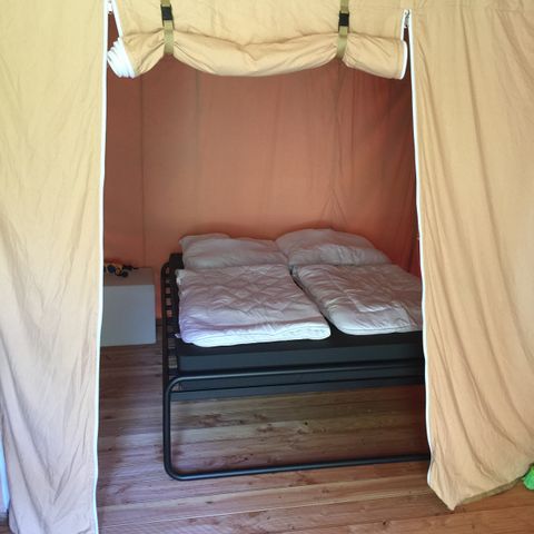 TENTE TOILE ET BOIS 6 personnes -  avec sanitaires privés