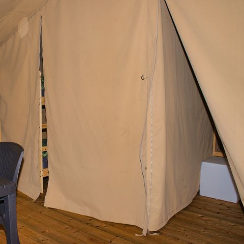 TENTE TOILE ET BOIS 6 personnes - y compris les toilettes