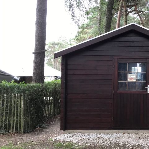 TENTE TOILE ET BOIS 4 personnes - avec unité sanitaire privée