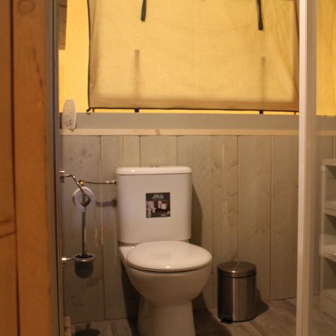 TENTE TOILE ET BOIS 6 personnes - y compris installations sanitaires + toboggan