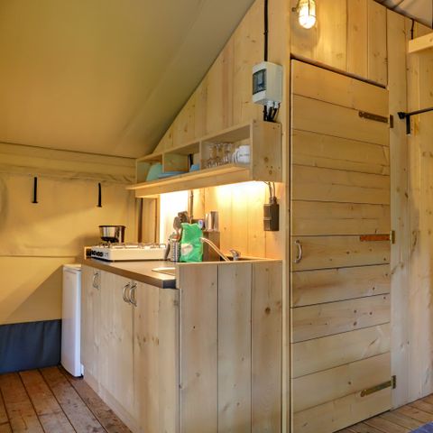 TENTE TOILE ET BOIS 4 personnes - y compris les installations sanitaires