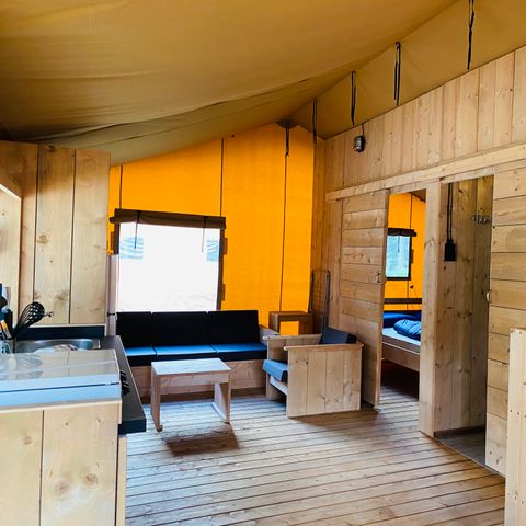 TENTE TOILE ET BOIS 5 personnes - y compris les installations sanitaires