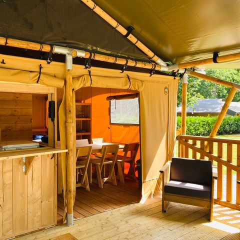 TENTE TOILE ET BOIS 5 personnes - y compris les installations sanitaires