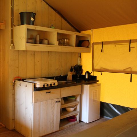TENTE TOILE ET BOIS 6 personnes - y compris les installations sanitaires