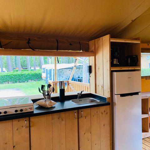 TENTE TOILE ET BOIS 5 personnes - y compris les installations sanitaires