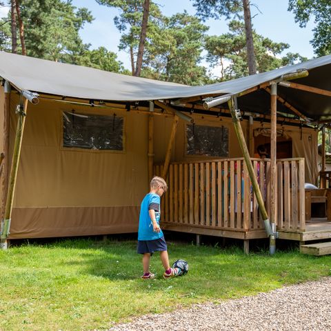 TENTE TOILE ET BOIS 5 personnes - y compris les installations sanitaires