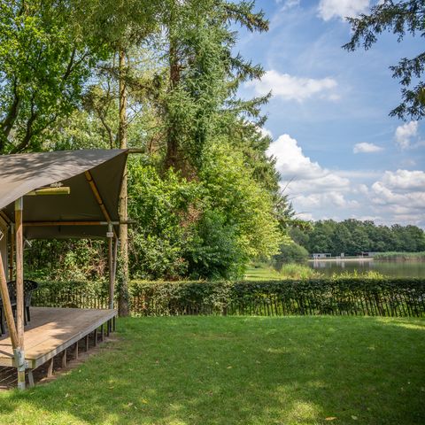 TENTE TOILE ET BOIS 4 personnes - y compris les installations sanitaires