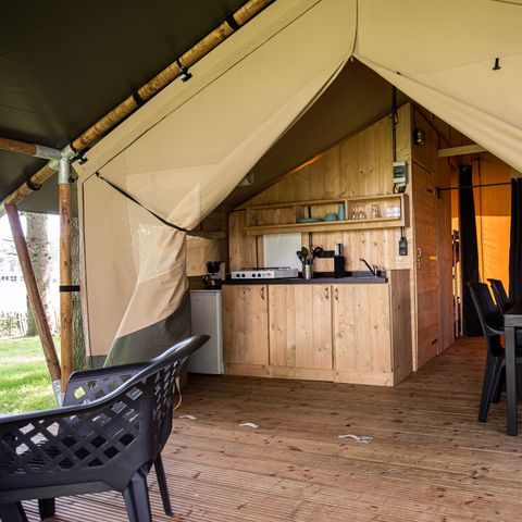 TENTE TOILE ET BOIS 4 personnes - y compris les installations sanitaires