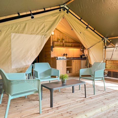 Tente en toile et en bois 6 personnes - y compris les installations sanitaires