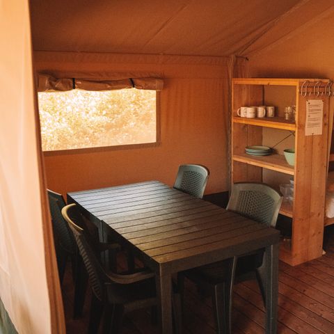 Tente en toile et en bois 6 personnes - bain à remous