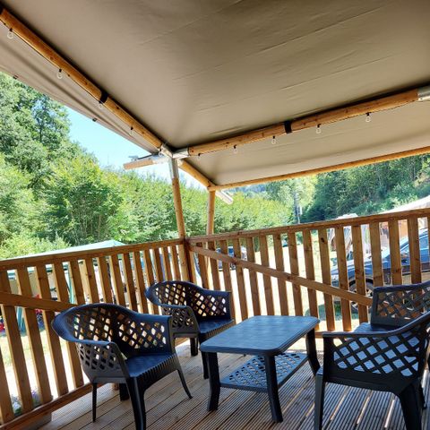 TENTE TOILE ET BOIS 4 personnes - équipés d'installations sanitaires