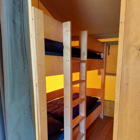 TENTE TOILE ET BOIS 4 personnes - y compris les installations sanitaires