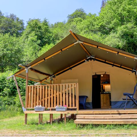 Tente en toile et en bois 4 personnes - y compris les installations sanitaires