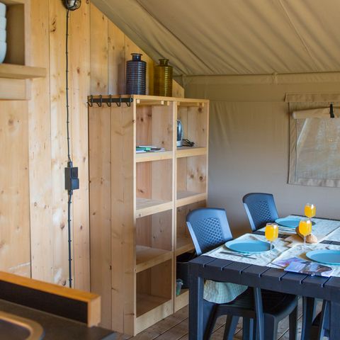 TENTE TOILE ET BOIS 4 personnes - y compris les installations sanitaires