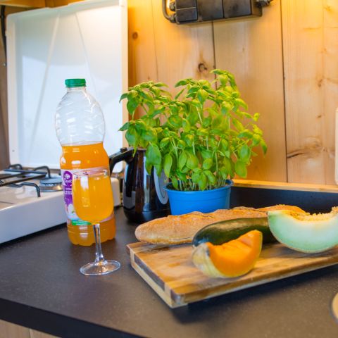 TENTE TOILE ET BOIS 4 personnes - y compris les installations sanitaires