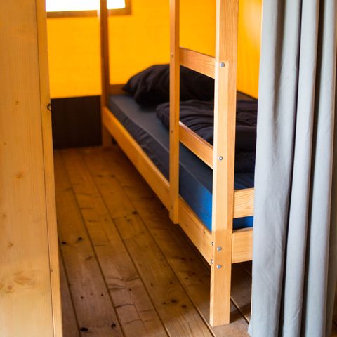 TENTE TOILE ET BOIS 4 personnes - y compris les installations sanitaires