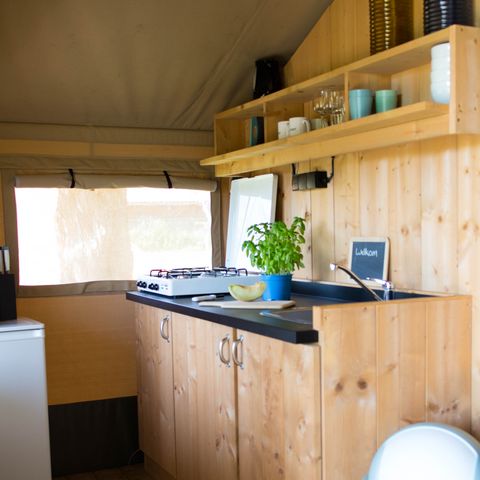 TENTE TOILE ET BOIS 4 personnes - y compris les installations sanitaires