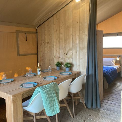 Tente en toile et en bois 6 personnes - y compris les installations sanitaires