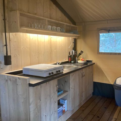 Tente en toile et en bois 6 personnes - y compris les installations sanitaires