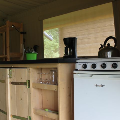 TENTE TOILE ET BOIS 6 personnes - avec unité sanitaire privée