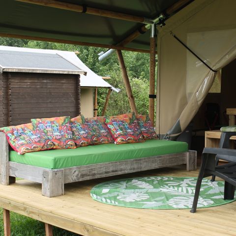 TENTE TOILE ET BOIS 6 personnes - y compris unité sanitaire privée