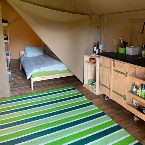 Tente en toile et en bois 6 personnes - y compris unité sanitaire privée
