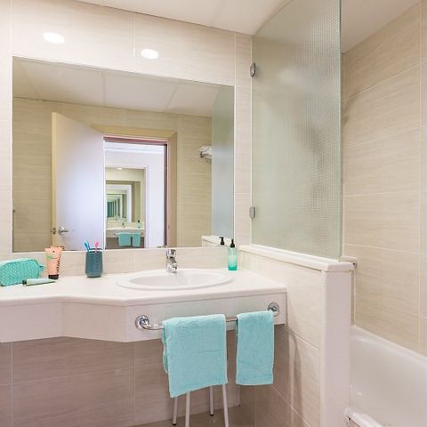 Chambre 3 personnes - CHAMBRE DOUBLELIT D'APPOINT-2 ADULTES+1 ENFANT(-12 ANS)- BALCON-VUE MER-PD INCL