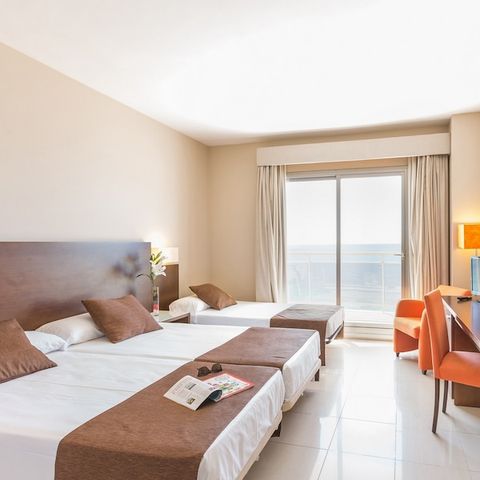 Chambre 3 personnes - CHAMBRE DOUBLELIT D'APPOINT-2 ADULTES+1 ENFANT(-12 ANS)- BALCON-VUE MER-PD INCL