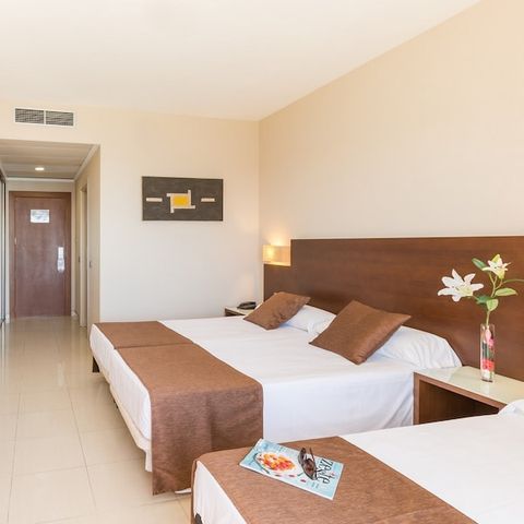 Chambre 3 personnes - CHAMBRE DOUBLELIT D'APPOINT-2 ADULTES+1 ENFANT(-12 ANS)- BALCON-VUE MER-PD INCL