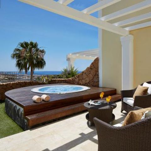 Pierre & Vacances Premium Residence Villa Maria Hotel Suite - Camping Iles Canaries - Image N°6