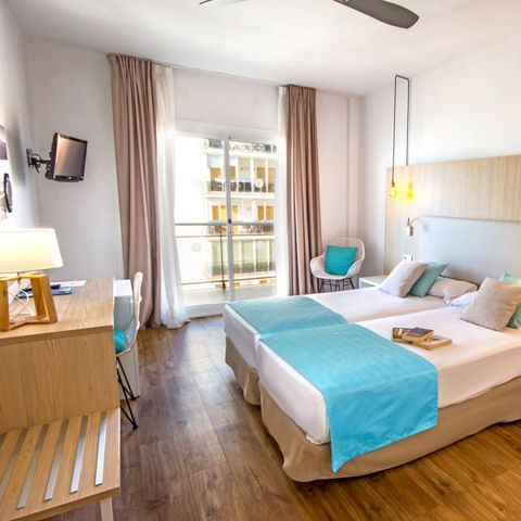 Chambre 2 personnes - Double - Balcon - Petit déjeuner inclus