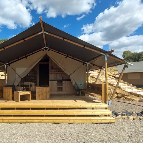 Tente en toile et en bois 3 personnes - y compris les installations sanitaires