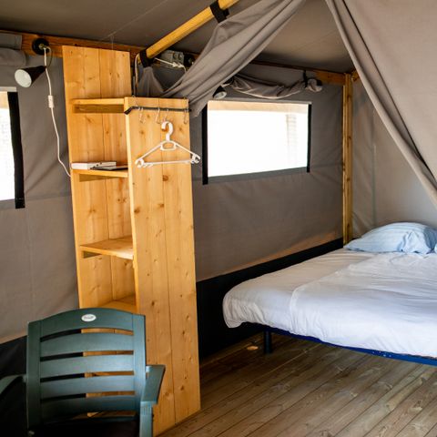 Tente en toile et en bois 4 personnes - Les Issambres