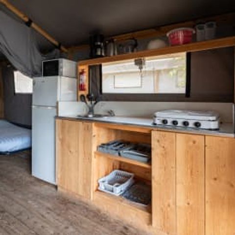 Tente en toile et en bois 4 personnes - Les Issambres