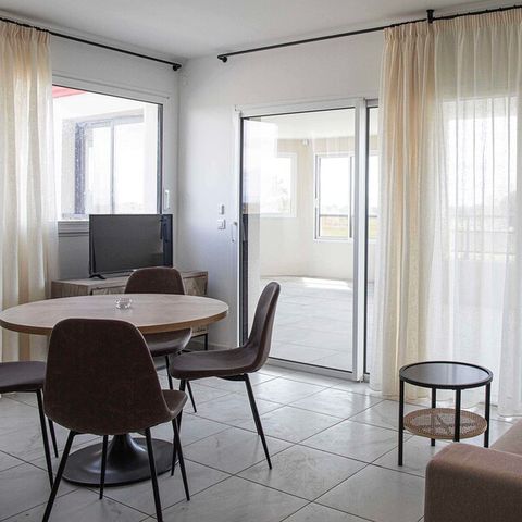 Appartement 4 personnes - –1 chambre–Terrasse/Loggia spacieuse–Vue étang/golf