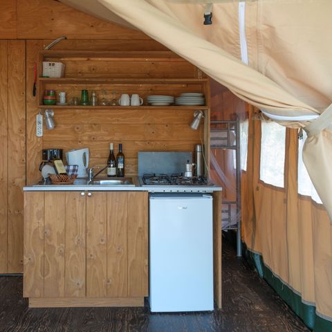 TENTE TOILE ET BOIS 4 personnes - y compris les installations sanitaires