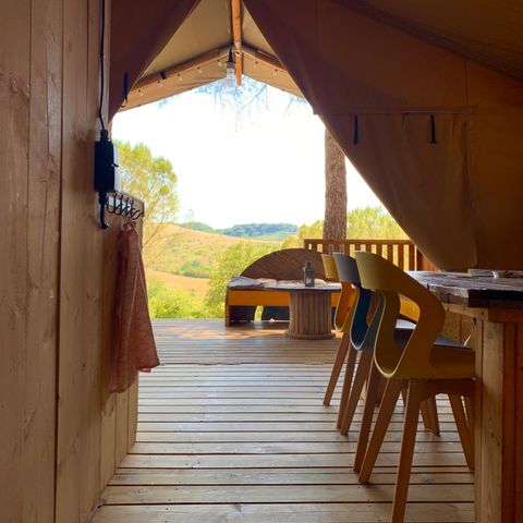 Tente en toile et en bois 6 personnes - y compris les installations sanitaires