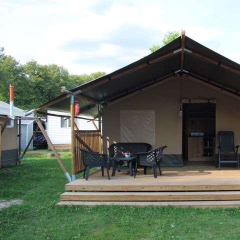 Tente en toile et en bois 4 personnes - y compris les installations sanitaires