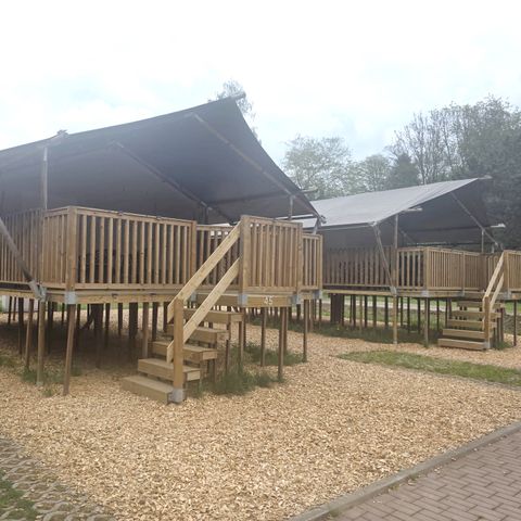 Tente en toile et en bois 6 personnes - y compris les installations sanitaires