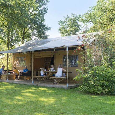 LODGE 8 personnes - Véranda du Lodge