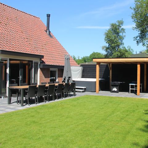 MAISON 12 personnes - Maison familiale à Rheezermaten avec Jacuzzi